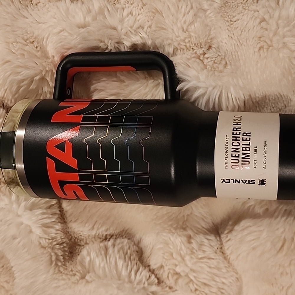 Stanley 40oz " Black reverb "